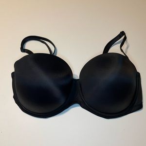 Black strapless bra